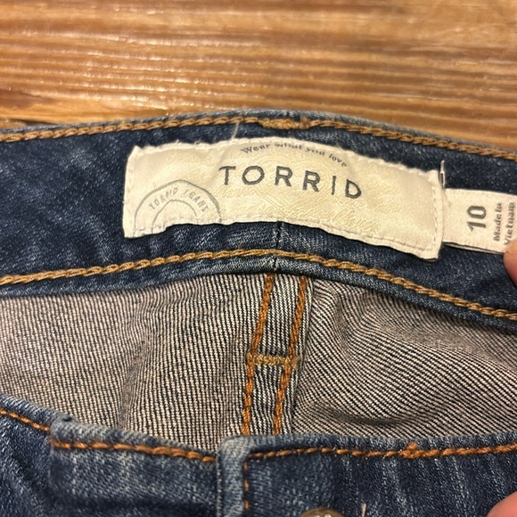 Torrid Boyfriend jeans size 10. Never worn. - Picture 2 of 7